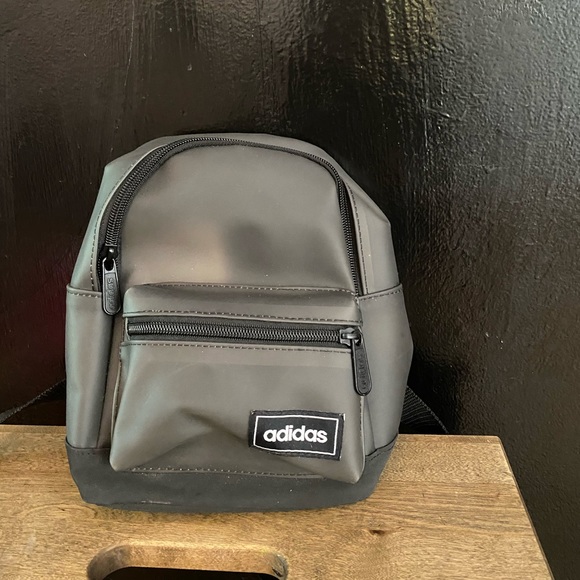 vintage ADIDAS mini backpack - Picture 3 of 7